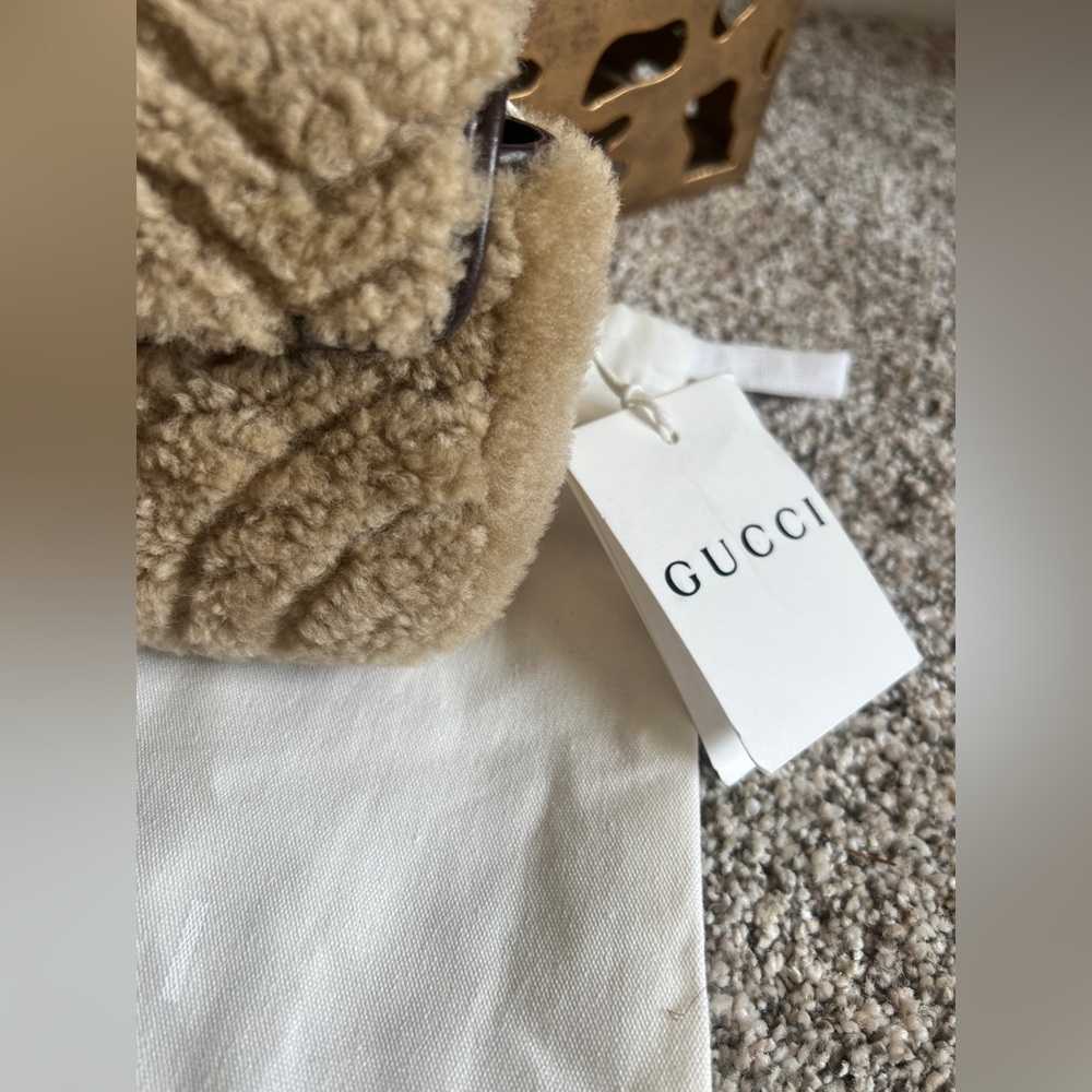 Gucci GG 2.0 Mini Marmot Leather Trimmed Tan Shearling with Gold Chain Bag - Picture 4 of 15